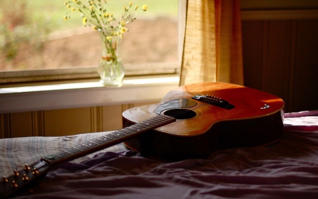 Акустическая гитара для начинающих